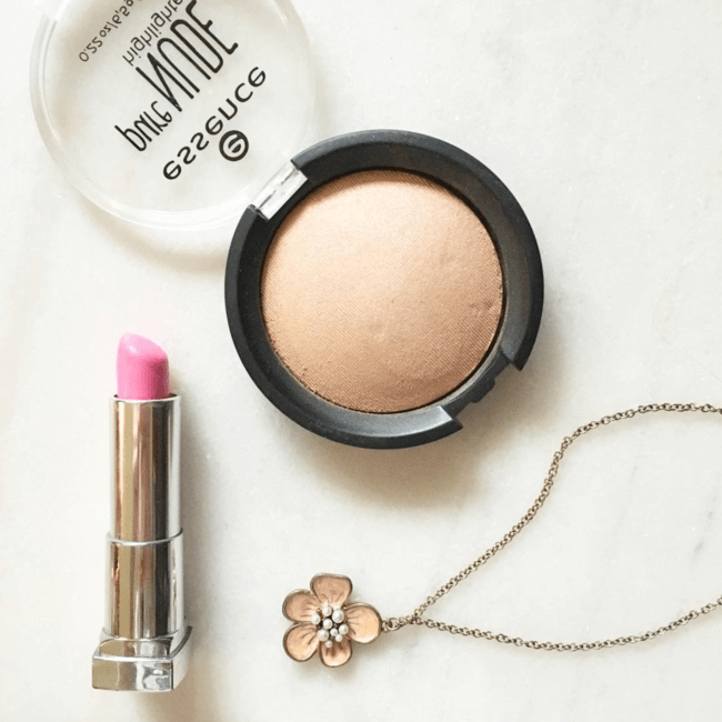 why the essence pure nude highlighter is the best drugstore highlighter 
